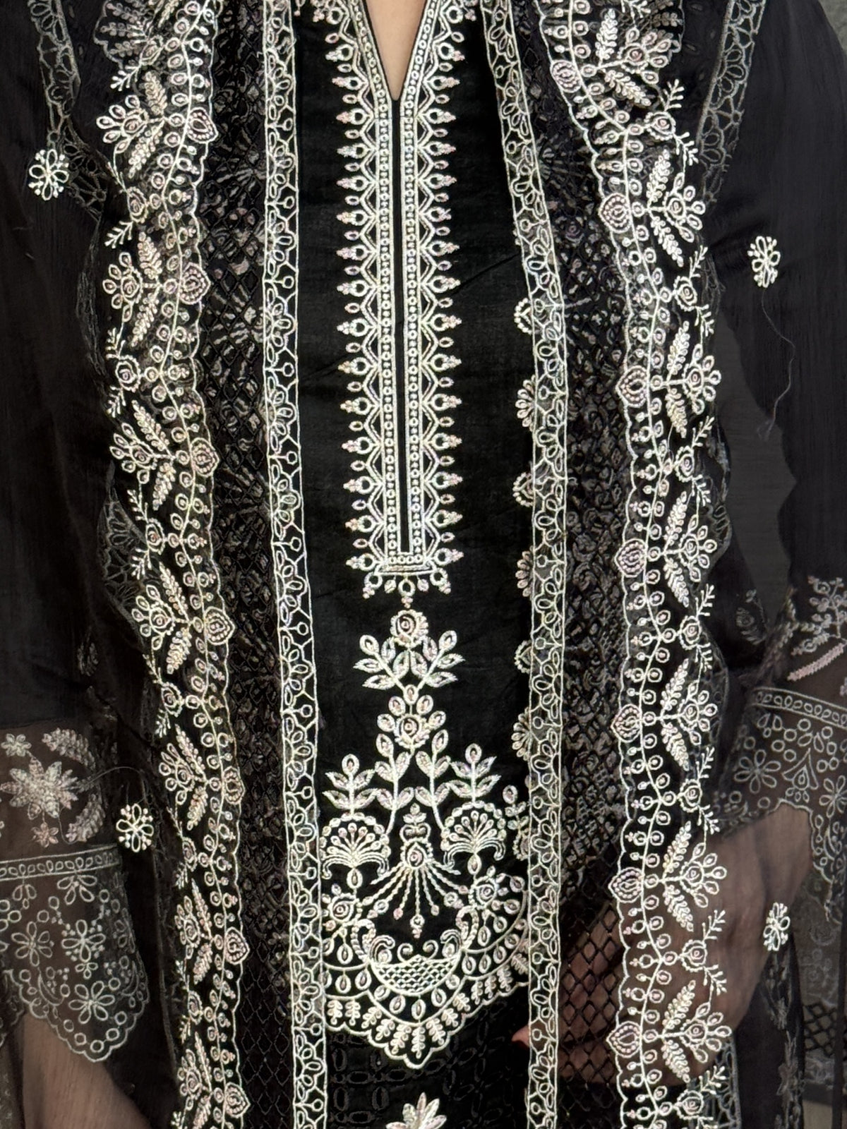 Gul-e-Siyah 3 Piece Embroidered